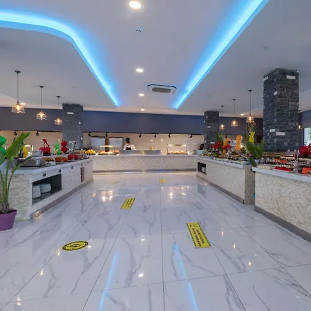 Royal Towers Lara 4*